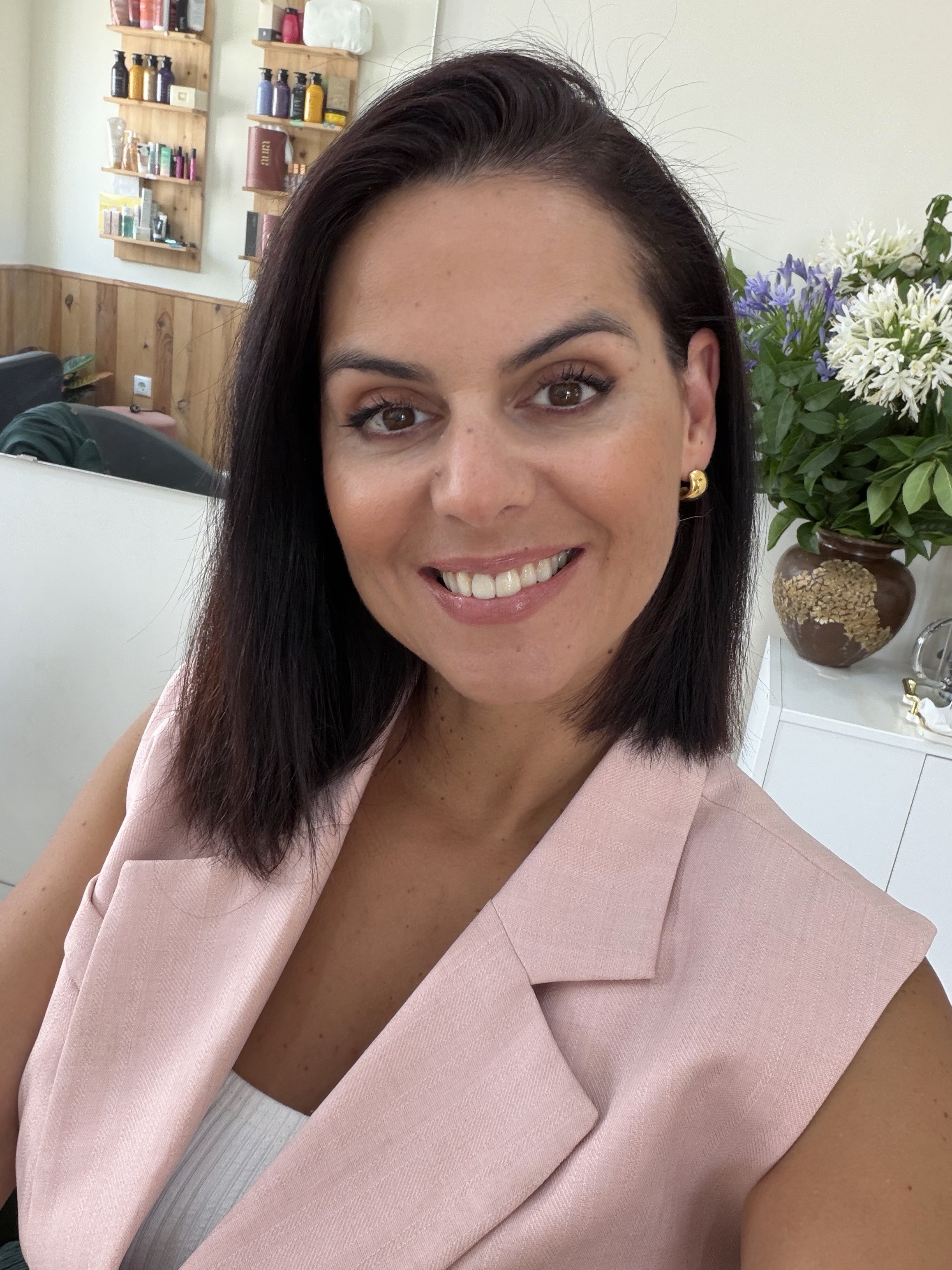 Liliana, formadora e empresária de unhas